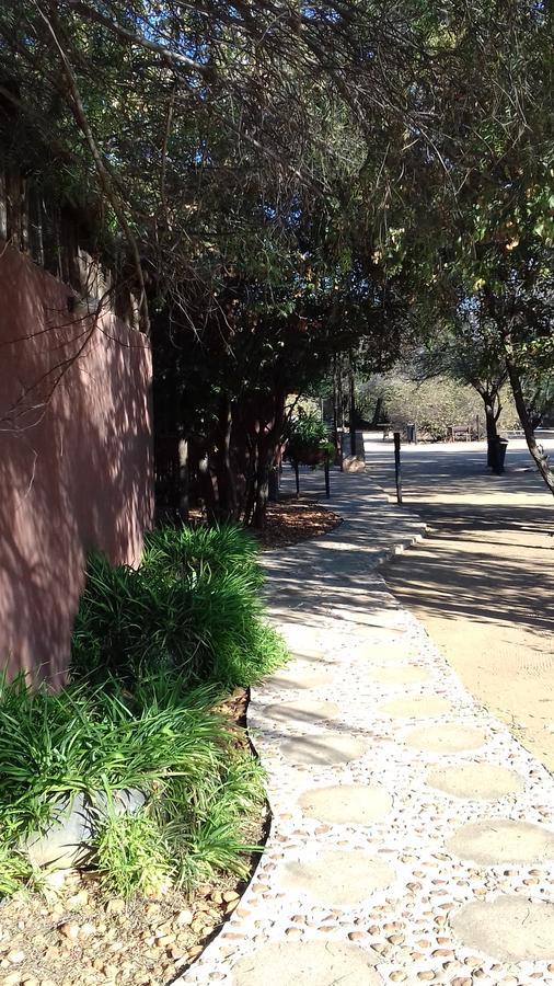 Phokoje Bush Lodge Selebi-Phikwe Экстерьер фото
